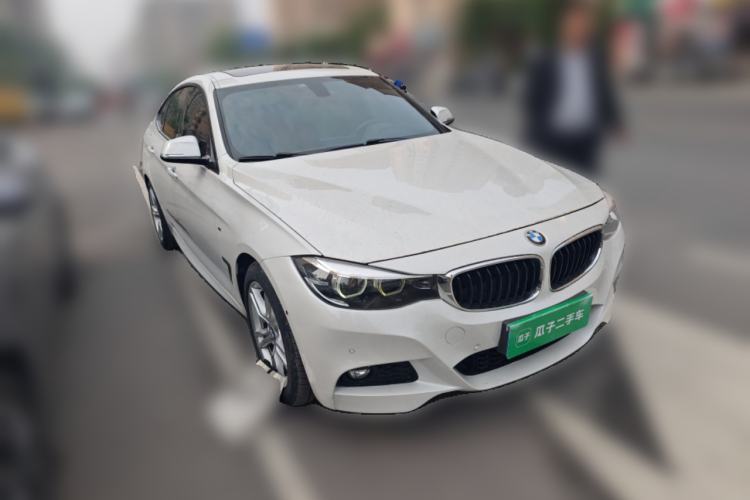 Used BMW 3 Series GT 2019 320i M Sport Package Front Right 45 Deg