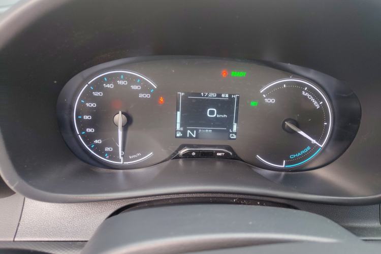 Used Wuling Hongguang New Energy 2025 Extended-Range Hybrid 50KM Comfort Version Instrument Cluster