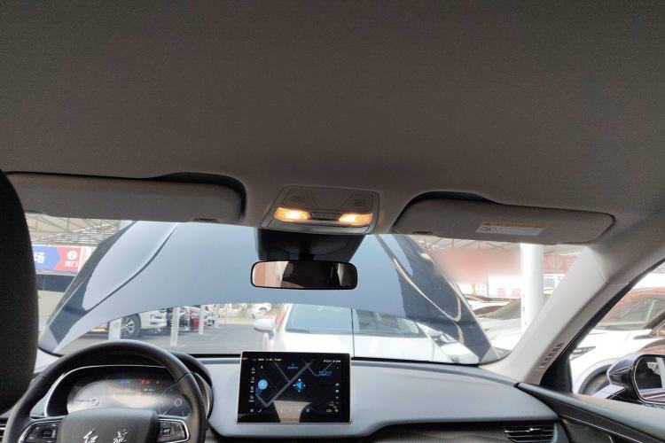 Used Hongqi E-QM5 2022 431 km Charge & Enjoy Edition
