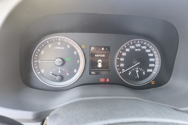 Used Hyundai Tucson 2015 1.6T Dual-Clutch Two-Wheel-Drive Leading Model
