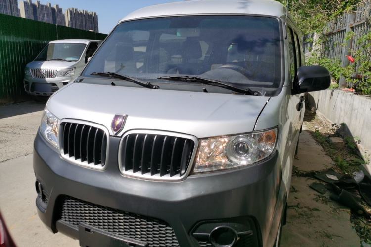 Used Jinbei Hiace X30 2024 1.5L Champion Edition Passenger Vehicle 5/6/7 Seats Front