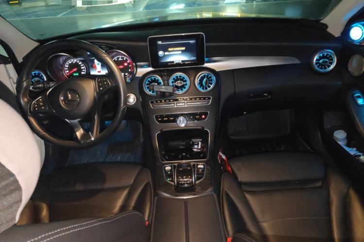 Used Mercedes-Benz C-Class 2017 Facelift C 200 Station Wagon Center Console