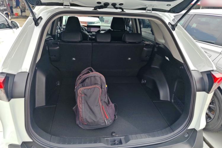 Used Toyota RAV4 2023 2.0L CVT Two-Wheel Drive Fashion Edition Trunk