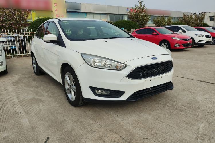 Used Ford Focus 2017 Hatchback 1.6L Automatic Comfort Plus SmartDrive Edition Front Right 45 Deg