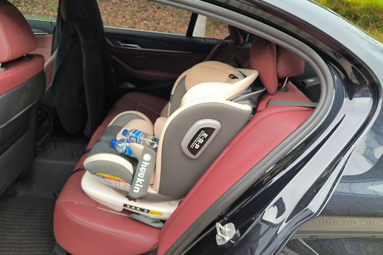 Used BMW 5 Series 2022 530Li Leading Model M Sport Package Left Rear Seat