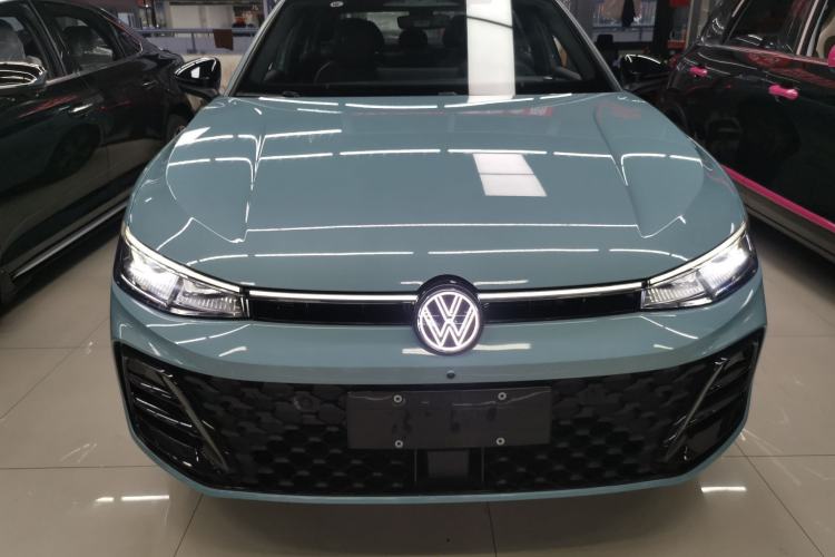 Used Volkswagen Passat 2025 Pro 380TSI Starry Dragon Luxury Edition