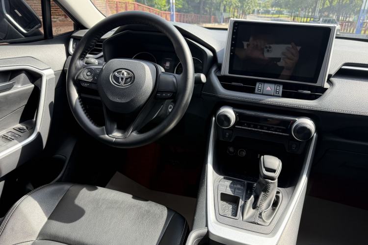 Used Toyota Wildlander 2022 2.0L CVT Two-Wheel Drive Leading Edition
