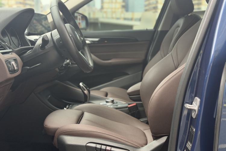 Used BMW X1 2020 sDrive25Li Leading Model Interior 4