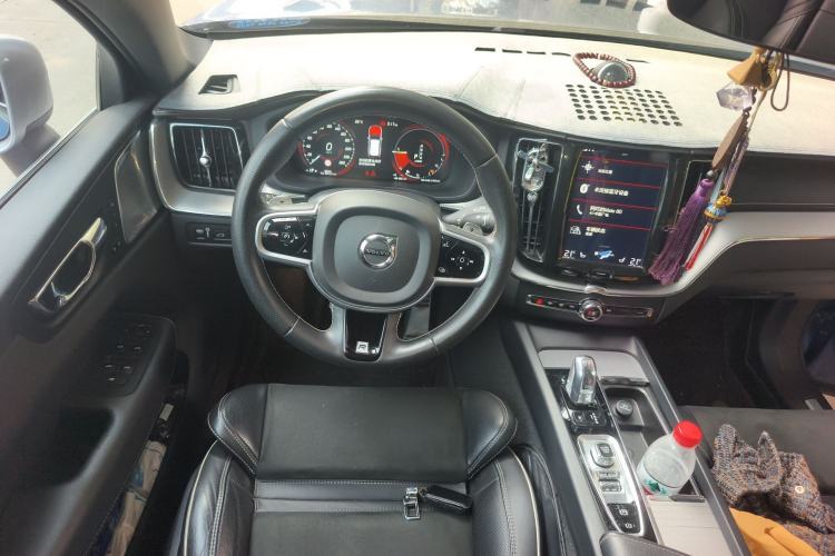 Used Volvo XC60 New Energy 2019 T8 E-Drive Hybrid Intelligent Luxury Sport Edition China V Standard Steering Wheel