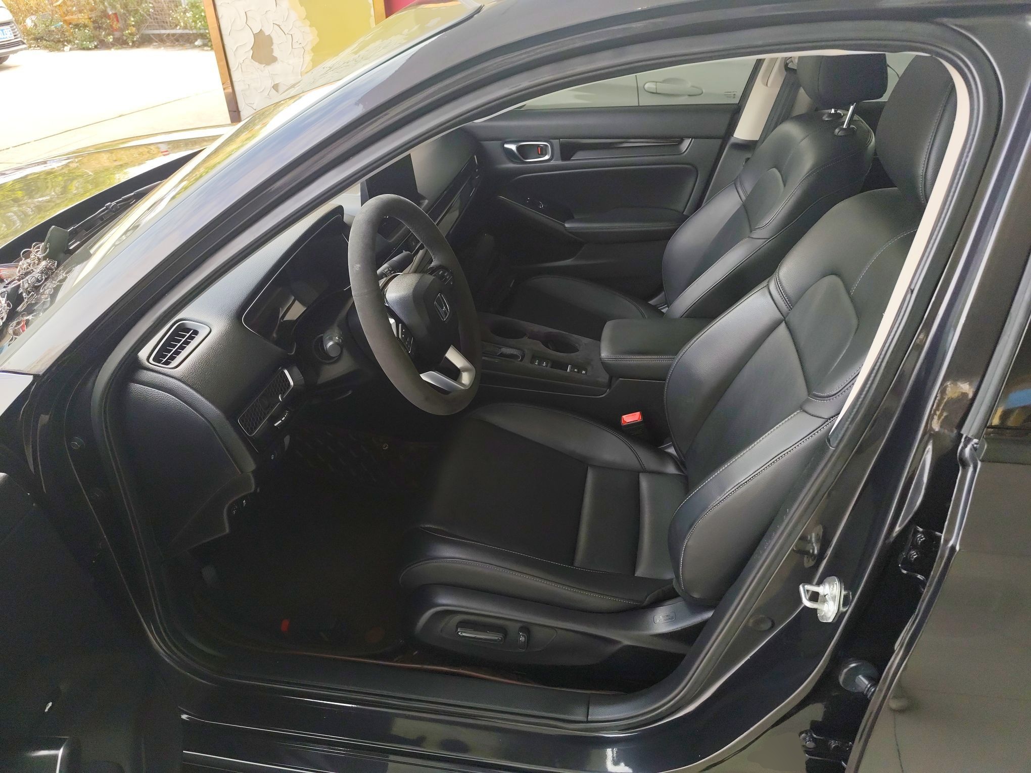 Переднее сиденье в автомобиле