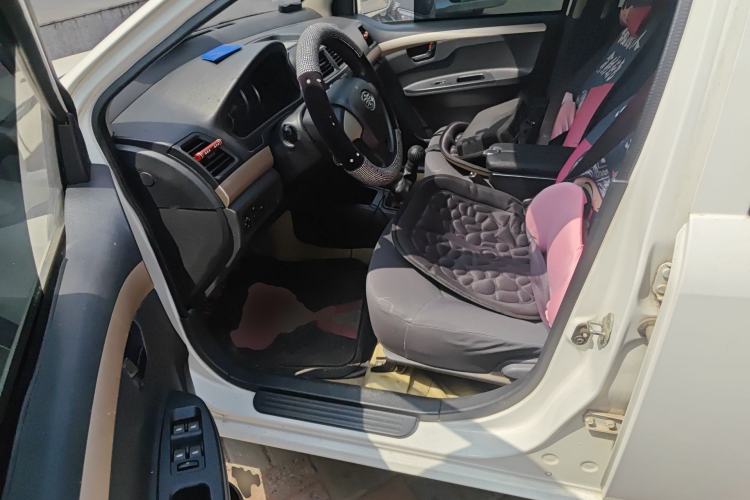 Used FAW Weizhi V5 2013 1.5L Manual Entry-Level Model China IV Standard Driver Seat