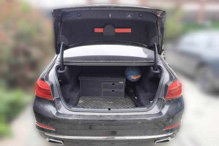 Used BMW 5 Series 2019 525Li Luxury Package
