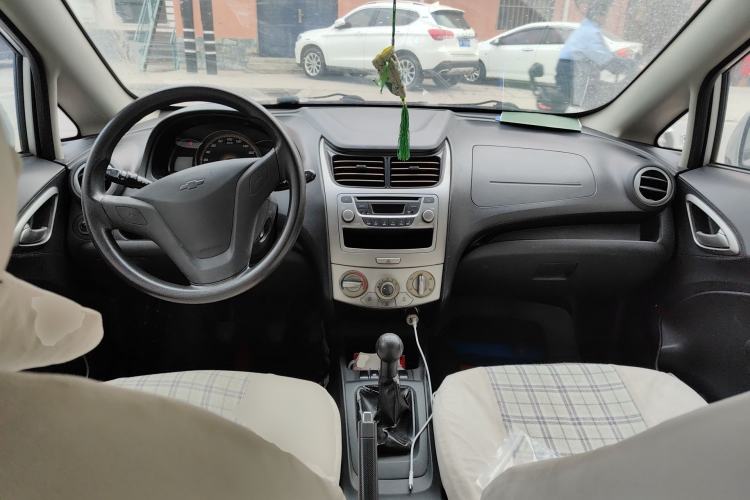 Used Chevrolet Sail 2013 Sedan 1.4L Manual - Youyi Happiness Edition Center Console