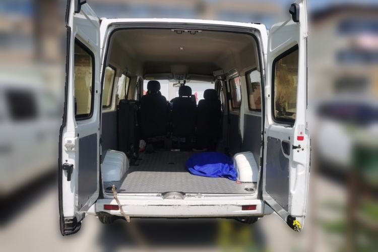 Used SAIC MAXUS Xintu V80 2021 2.0T Manual Classic Aoyuntong Short Wheelbase Mid-Roof 5/6-Seater Trunk