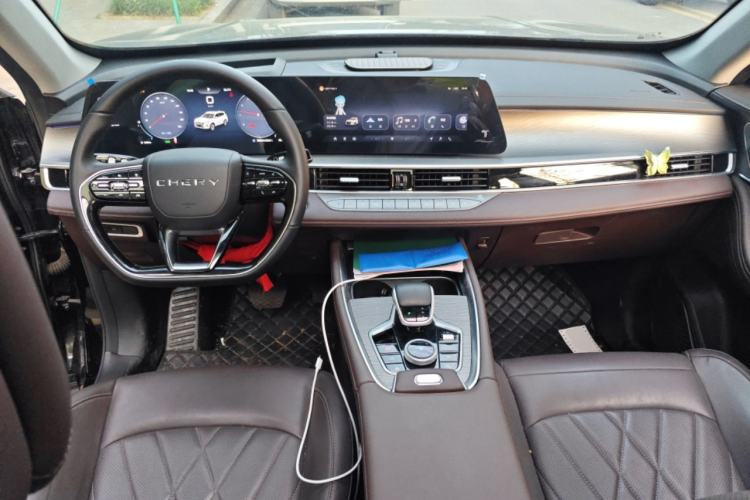 Used Chery Tiggo 8 PRO 2025 290T Two-Wheel Drive Prestige Edition Center Console