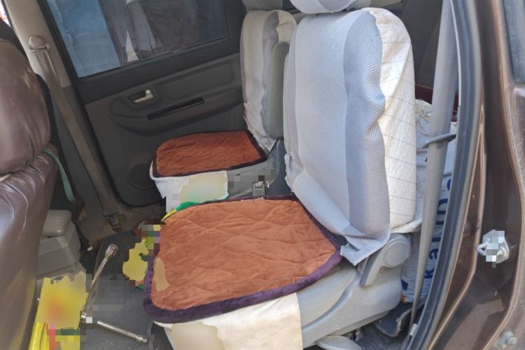 Used BAIC Weiwang M20 2014 1.5L practical type BJ415A Left Rear Seat