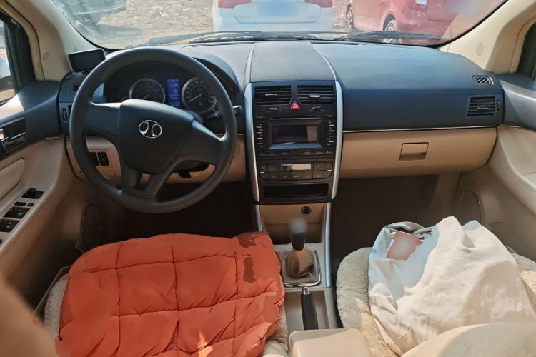 Used BAIC E Series 2013 Hatchback 1.5L Manual Lotte Edition Center Console