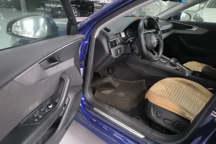 Used Audi A4L 2019 40 TFSI Ambition Version China V