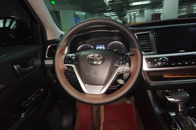 Used Toyota Highlander 2018 2.0T Four-Wheel Drive Luxury Edition 7 Seats China V Emission Standard
