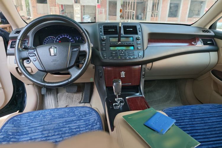 Used Toyota Crown 2010 2.5L Royal Leather Sunroof Edition Center Console