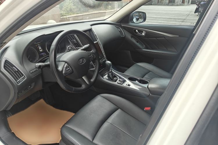 Used Infiniti Q50L 2016 2.0T Comfort Edition Interior 1