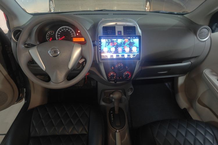 Used Nissan Sunny 2015 1.5XE CVT Comfort Edition Center Console