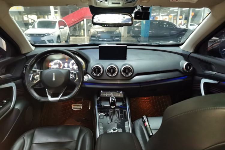 Used Wey VV7 2017 2.0T Flagship Model Center Console