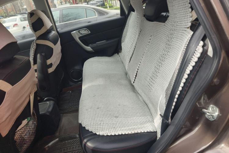 Used Haval H6 2013 Upgraded Model 2.4L Automatic Two-Wheel Drive Elite Version Left Rear Seat