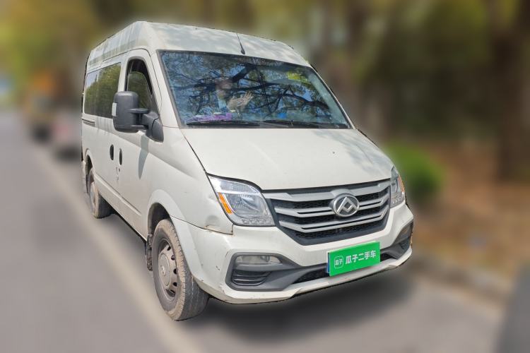 Used SAIC MAXUS Xintu V80 2023 2.0T Manual Classic Aoyuntong Short Wheelbase Mid-Roof 5/6-Seater Front Right 45 Deg