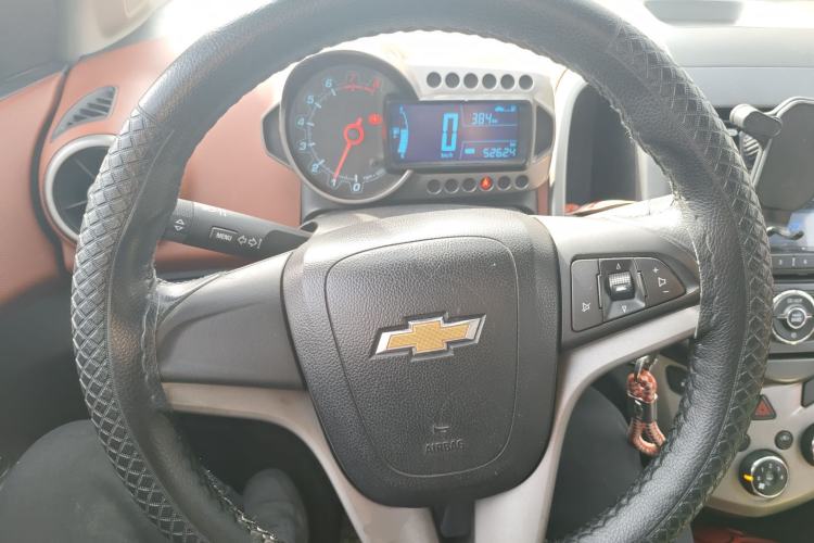 Used Chevrolet Aveo Sonic 2011 Hatchback 1.6L MT SX
