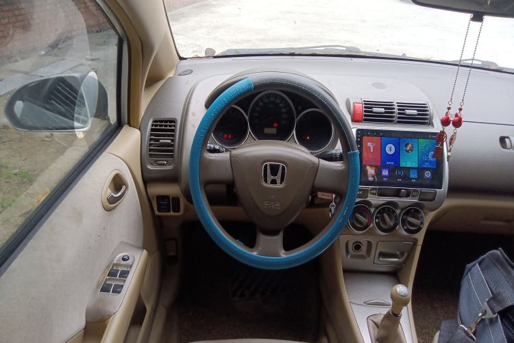 Used Honda Fit 2004 sedan 1.3L manual transmission