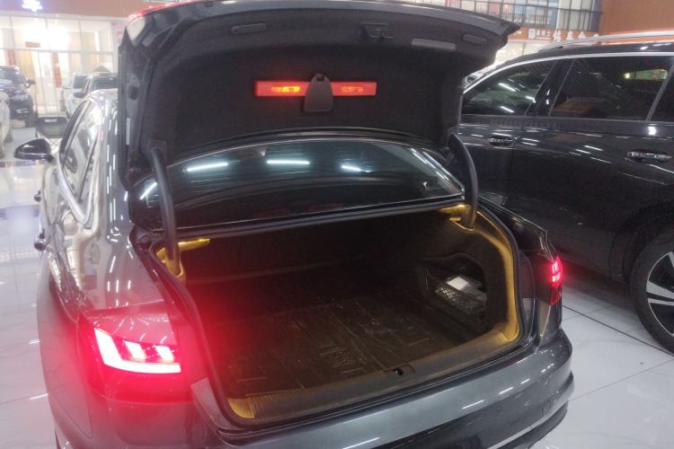 Used Audi A4L 2022 40 TFSI Fashion Dynamic Model
