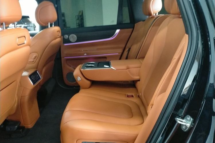 Used Hima AITO M9 2025 Extended-Range Max Version 52 kWh 5-Seater Edition Left Rear Seat