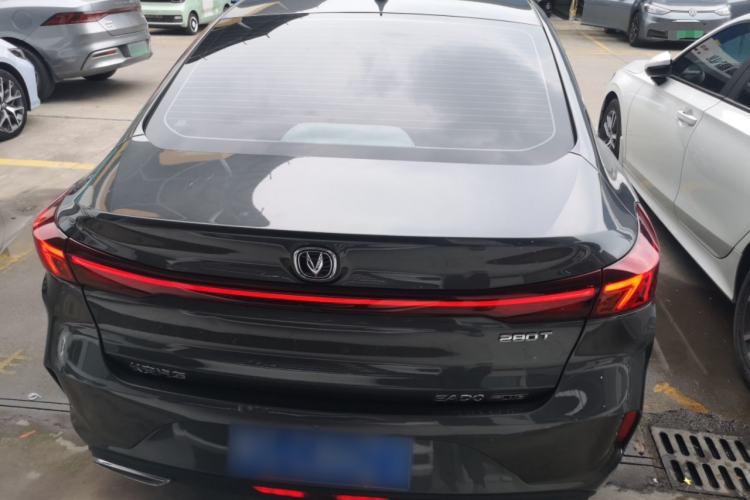 Used CHANGAN Eado 2023 Changan Edition PLUS Blue Whale NE 1.4T GDI DCT Prestige Version
