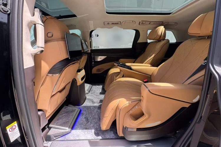 Used Denza D9 2024 DM-i 980 Four-Wheel Drive Flagship Model
