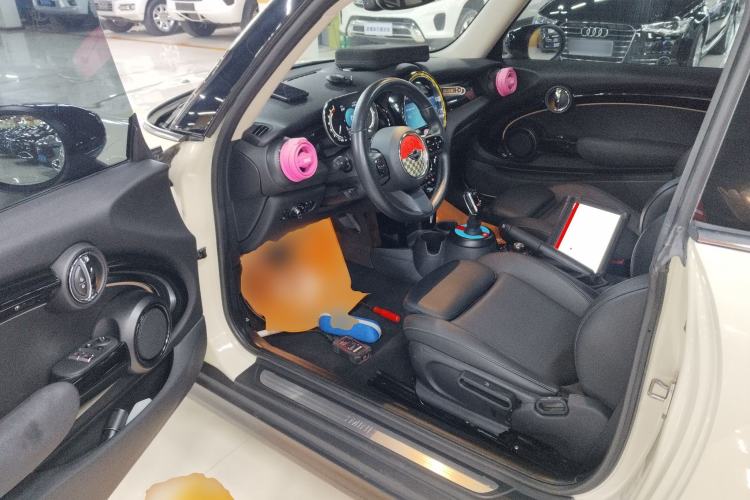 Used MINI MINI 2022 1.5T COOPER Classic Edition
