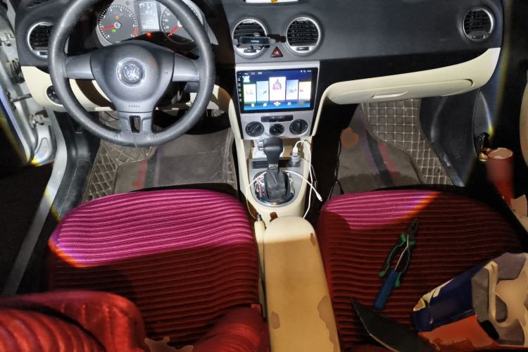 Used Volkswagen Lavida 2011 1.6L Automatic PinYou Edition Center Console