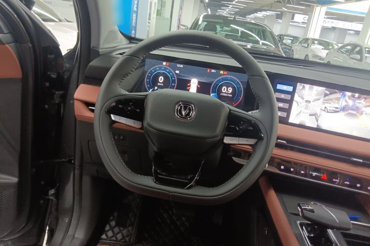 Used CHANGAN CS75 PLUS 2024 3rd Generation Champion Edition 1.5T Intelligent Drive Dynamic Model
