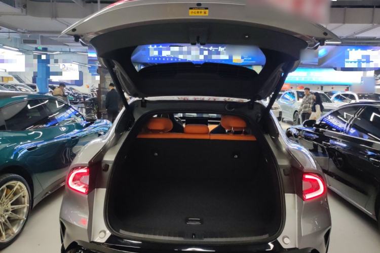 Used Xiaomi Auto YU7 2025 Ultra-Long Range High-Performance All-Wheel-Drive Max Edition Trunk