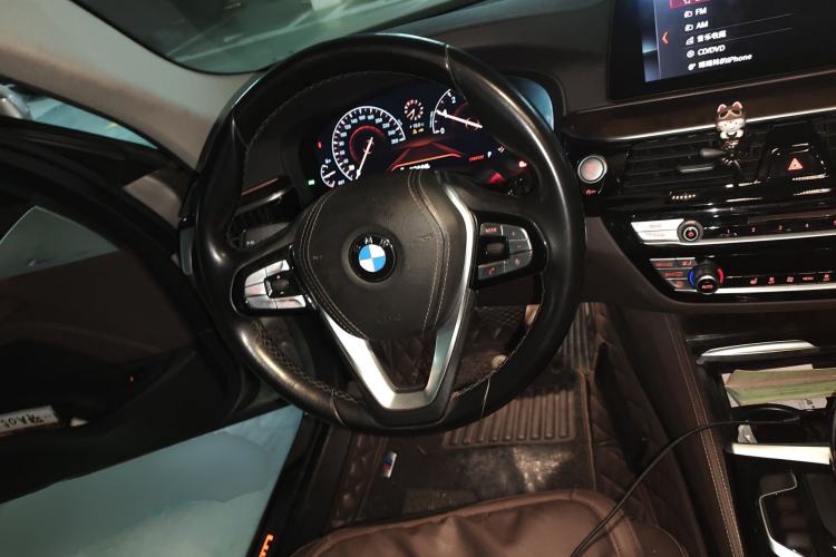Used BMW 5 Series 2018 525Li Luxury Package Steering Wheel