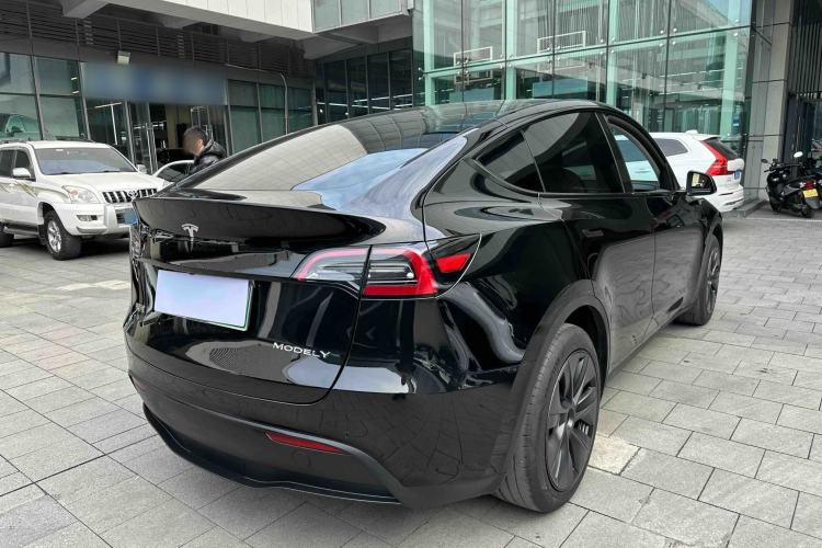 Used Tesla Model Y 2023 Rear-Wheel-Drive Version

