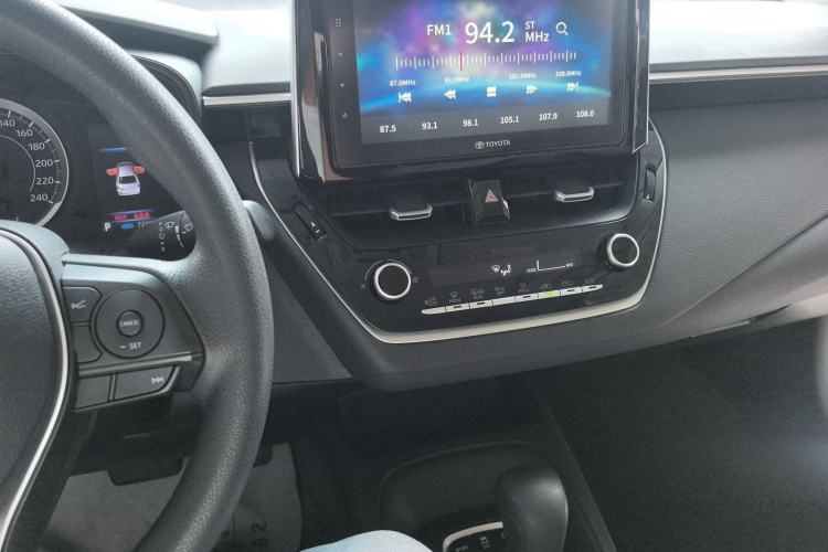 Used Toyota Corolla 2019 1.2T S-CVT GL-i Elite Edition Center Console