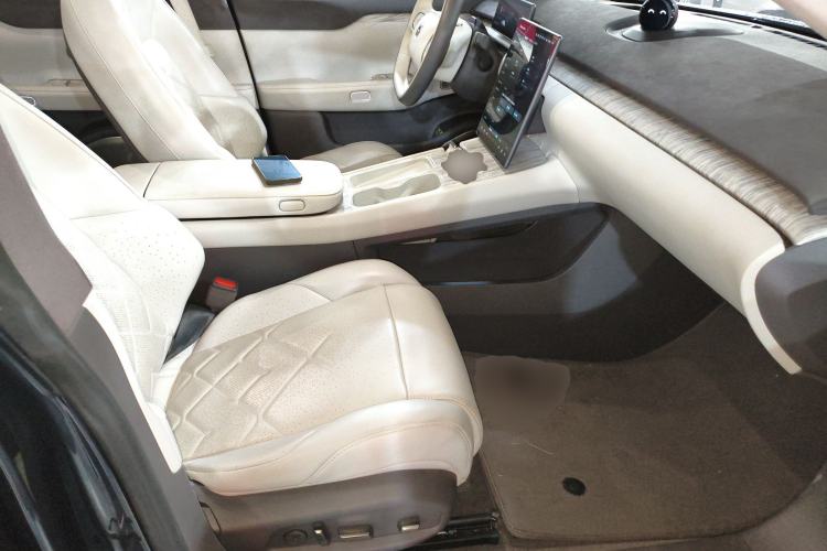 Used Nio ET7 2022 100 kWh Right Front Seat