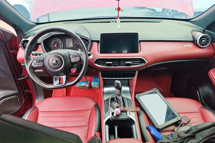 Used MG HS 2019 20T Automatic Two-Wheel Drive Trophy Super Sport Version China VI Standard Center Console