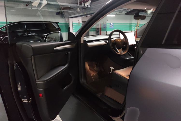 Used Tesla Model Y 2021 Long-Range All-Wheel-Drive Version