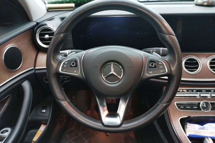 Used Mercedes-Benz E-Class 2018 Facelifted E 300 L Stylish Version Steering Wheel