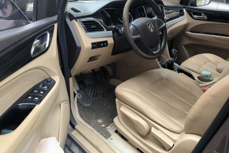 Used Baojun 730 2016 1.5L Manual Comfort Version 7 Seats China V Emission Standard Driver Seat