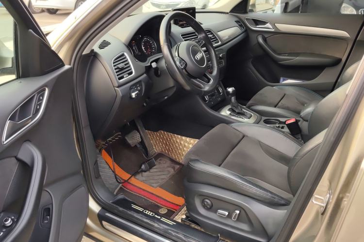 Used Audi Q3 2016 40 TFSI quattro all-wheel-drive sport model
