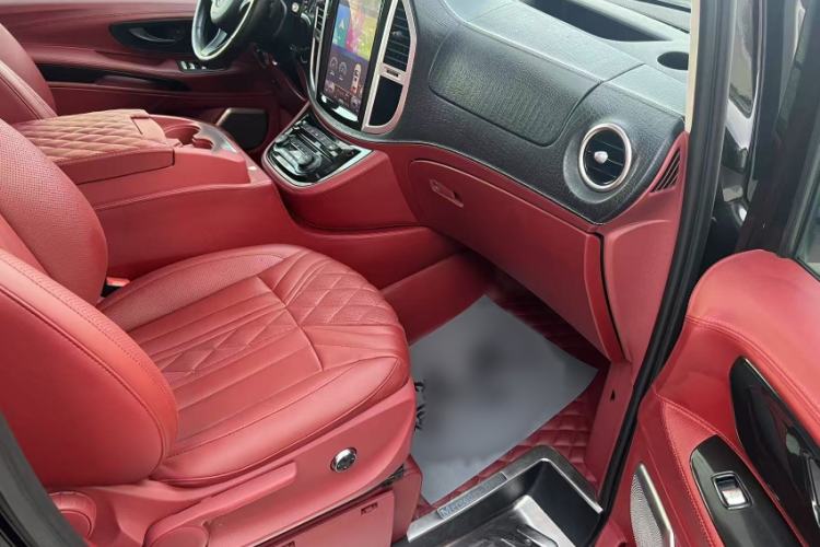 Used Mercedes-Benz Vito 2018 2.0T Elite Version 7 Seats China VI Emission Standard
