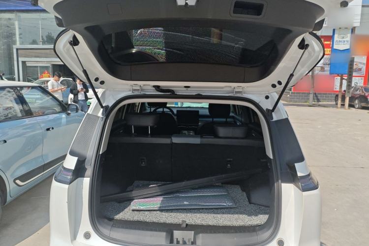 Used AION Y 2023 Plus 510 Smart Edition Trunk